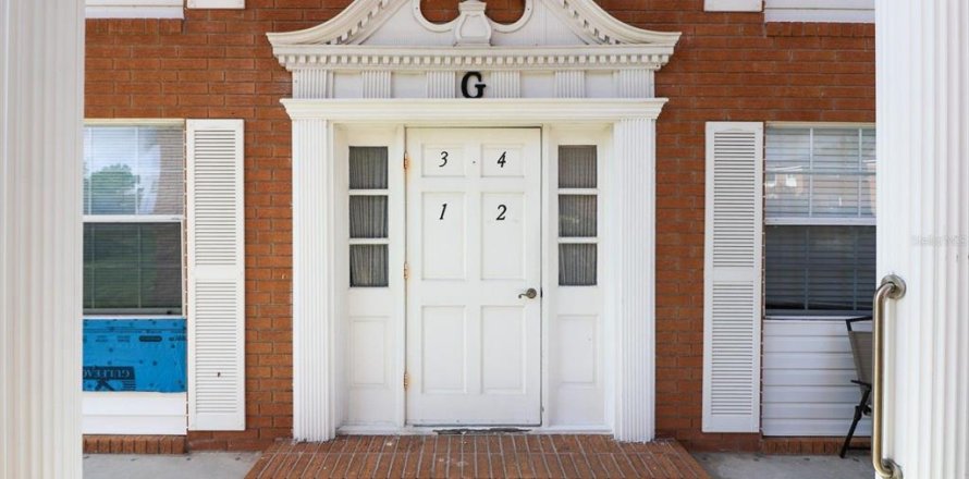 Condominio en Port Charlotte, Florida, 2 dormitorios № 1622060