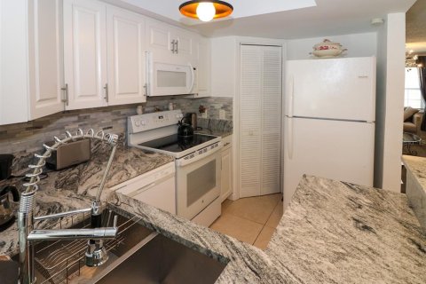 Condominio en venta en Port Charlotte, Florida, 2 dormitorios, 96.53 m2 № 1622060 - foto 10