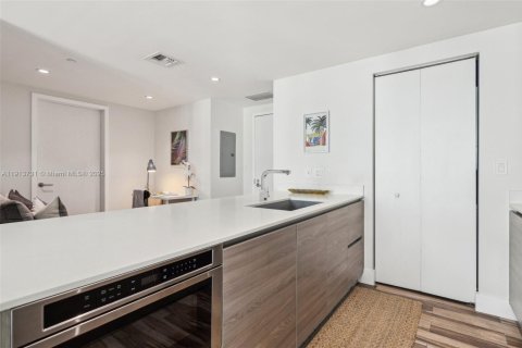 Copropriété à vendre à Miami, Floride: 1 chambre, 64.94 m2 № 2082395 - photo 12