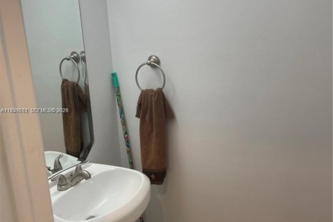 Купить виллу или дом в Пемброк-Пайнс, Флорида 4 спальни, 217.3м2, № 1997571 - фото 28