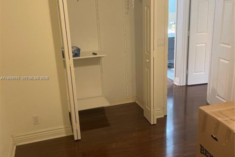 Купить виллу или дом в Пемброк-Пайнс, Флорида 4 спальни, 217.3м2, № 1997571 - фото 20