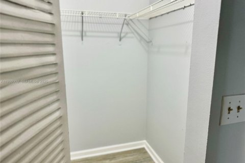 House in Pompano Beach, Florida 2 bedrooms, 90.86 sq.m. № 1997384 - photo 6