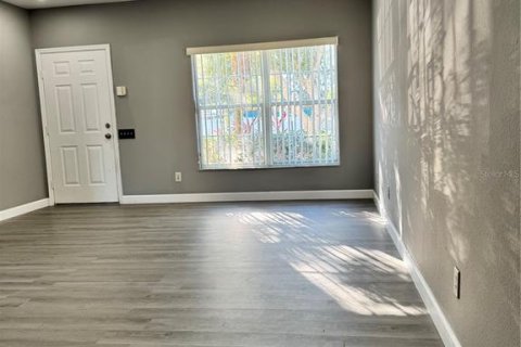 Adosado en alquiler en Tampa, Florida, 2 dormitorios, 110 m2 № 1901689 - foto 5