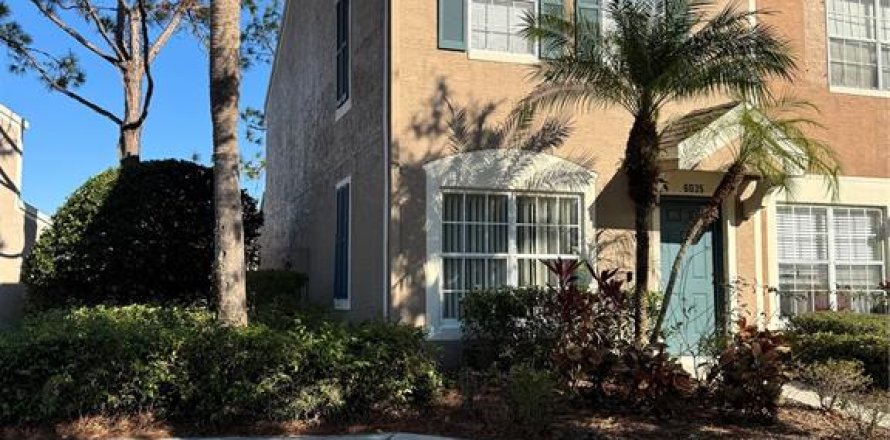 Adosado en Tampa, Florida 2 dormitorios, 110 m2 № 1901689