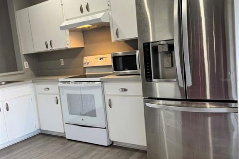 Adosado en alquiler en Tampa, Florida, 2 dormitorios, 110 m2 № 1901689 - foto 10