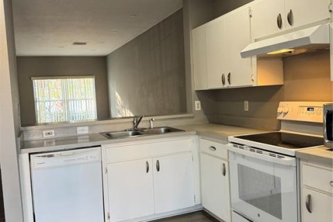 Adosado en alquiler en Tampa, Florida, 2 dormitorios, 110 m2 № 1901689 - foto 12