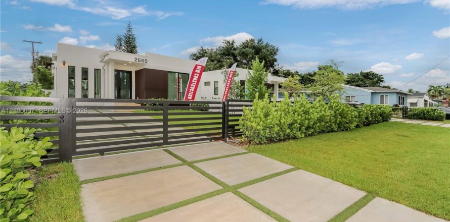 Villa ou maison à Hollywood, Floride 4 chambres, 188.59 m2 № 2399897