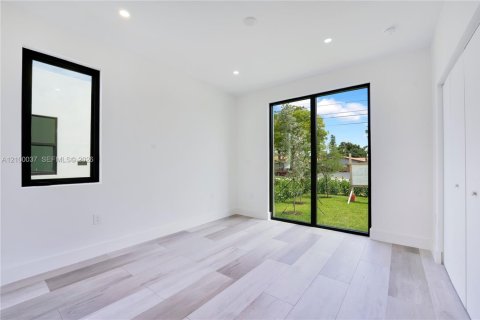 Villa ou maison à vendre à Hollywood, Floride: 4 chambres, 188.59 m2 № 2399897 - photo 17