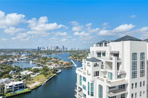 Condo in Fort Lauderdale, Florida, 3 bedrooms  № 2081163
