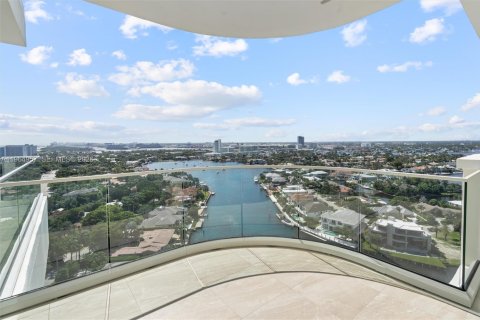 Condo in Fort Lauderdale, Florida, 3 bedrooms  № 2081163 - photo 25