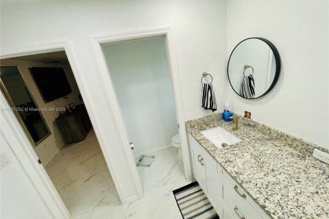 House in Lehigh Acres, Florida 3 bedrooms, 133.5 sq.m. № 1943788 - photo 30