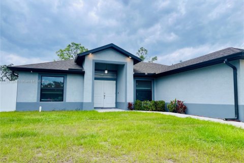 House in Lehigh Acres, Florida 3 bedrooms, 133.5 sq.m. № 1943788 - photo 10