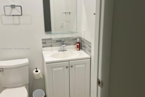 Immobilier commercial à louer à Miami, Floride: 1 chambre, 180.79 m2 № 1999454 - photo 5