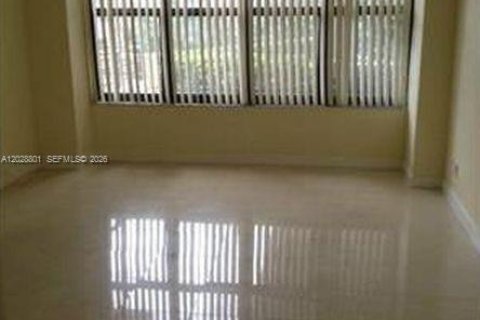 Copropriété à louer à Hallandale Beach, Floride: 1 chambre, 88.26 m2 № 2281076 - photo 4