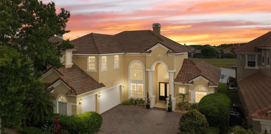 House in Davenport, Florida 4 bedrooms, 376.16 sq.m. № 1624644