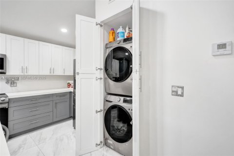 Купить виллу или дом в Холливуд, Флорида 4 спальни, 233.28м2, № 2027242 - фото 12