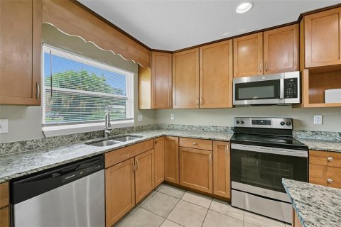 Купить виллу или дом в Таварес, Флорида 8 комнат, 167.78м2, № 2147417 - фото 13