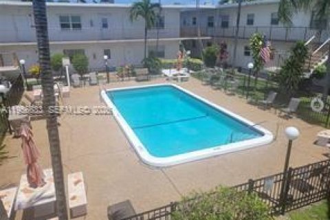 Condominio en Hollywood, Florida, 1 dormitorio  № 2010585