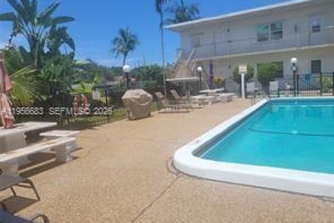 Condominio en alquiler en Hollywood, Florida, 1 dormitorio, 75.25 m2 № 2010585 - foto 2