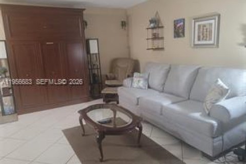 Condominio en alquiler en Hollywood, Florida, 1 dormitorio, 75.25 m2 № 2010585 - foto 4