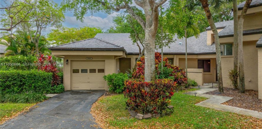 Таунхаус в Плантация, Флорида 3 спальни, 142.7м2 № 2010634