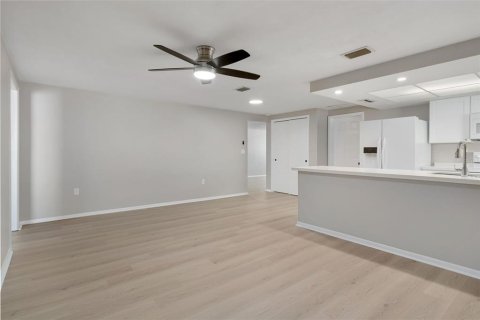 House in New Port Richey, Florida 3 bedrooms, 159.61 sq.m. № 1902427 - photo 14