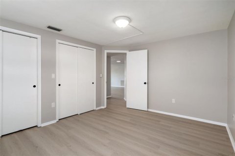 House in New Port Richey, Florida 3 bedrooms, 159.61 sq.m. № 1902427 - photo 29