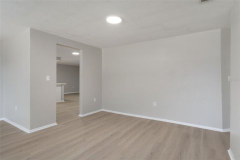 House in New Port Richey, Florida 3 bedrooms, 159.61 sq.m. № 1902427 - photo 10