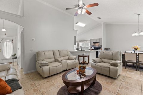 Villa ou maison à vendre à Clermont, Floride: 3 chambres, 140.84 m2 № 2405128 - photo 5