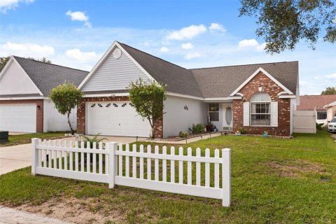 Villa ou maison à vendre à Clermont, Floride: 3 chambres, 140.84 m2 № 2405128 - photo 2
