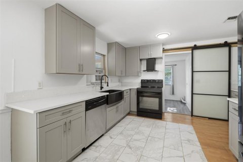 House in Longwood, Florida 3 bedrooms, 159.51 sq.m. № 2351673 - photo 15