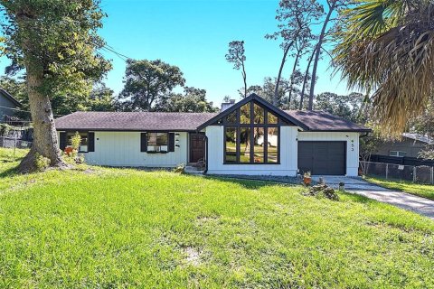 House in Longwood, Florida 3 bedrooms, 159.51 sq.m. № 2351673 - photo 2