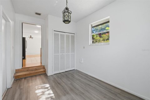 House in Longwood, Florida 3 bedrooms, 159.51 sq.m. № 2351673 - photo 18