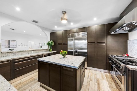 Villa ou maison à vendre à Miami Beach, Floride: 5 chambres, 374.86 m2 № 1974966 - photo 20