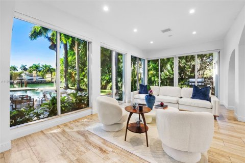 Villa ou maison à vendre à Miami Beach, Floride: 5 chambres, 374.86 m2 № 1974966 - photo 9