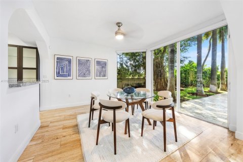 Villa ou maison à vendre à Miami Beach, Floride: 5 chambres, 374.86 m2 № 1974966 - photo 15