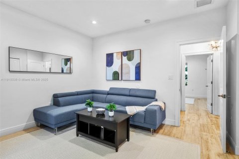 Villa ou maison à vendre à Miami Beach, Floride: 5 chambres, 374.86 m2 № 1974966 - photo 28