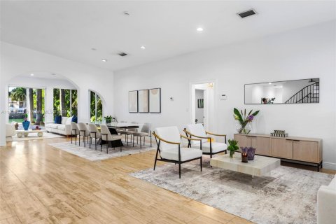 Villa ou maison à vendre à Miami Beach, Floride: 5 chambres, 374.86 m2 № 1974966 - photo 7