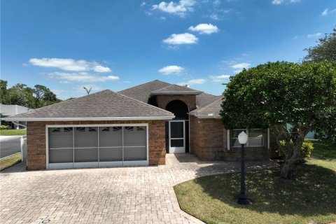 House in Haines City, Florida 3 bedrooms, 161.74 sq.m. № 1637138 - photo 1
