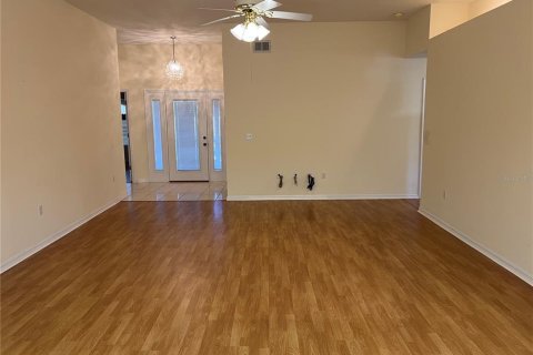House in Haines City, Florida 3 bedrooms, 161.74 sq.m. № 1637138 - photo 13