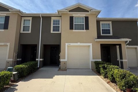 Townhouse in Davenport, Florida 3 bedrooms, 159.79 sq.m. № 1898736 - photo 1