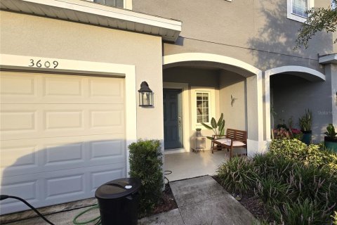 Снять в аренду таунхаус в Киссимми, Флорида 1 комната, 144.46м2, № 1844708 - фото 3