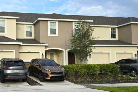 Снять в аренду таунхаус в Киссимми, Флорида 1 комната, 144.46м2, № 1844708 - фото 1