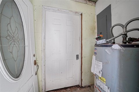 House in Opa-locka, Florida 2 bedrooms, 80.27 sq.m. № 1891578 - photo 17