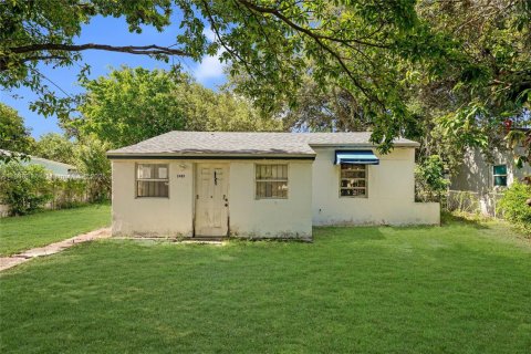 House in Opa-locka, Florida 2 bedrooms, 80.27 sq.m. № 1891578 - photo 3