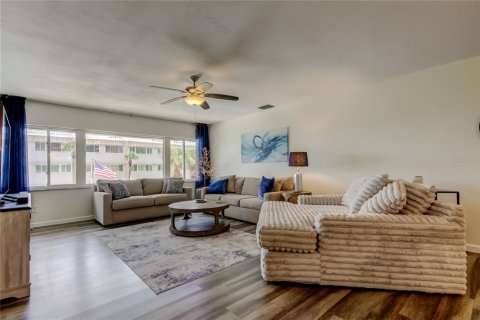 Condominio en venta en Belleair Bluffs, Florida, 2 dormitorios, 133.78 m2 № 1835663 - foto 13