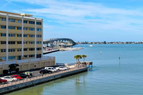 Condominio en venta en Belleair Bluffs, Florida, 2 dormitorios, 133.78 m2 № 1835663 - foto 25