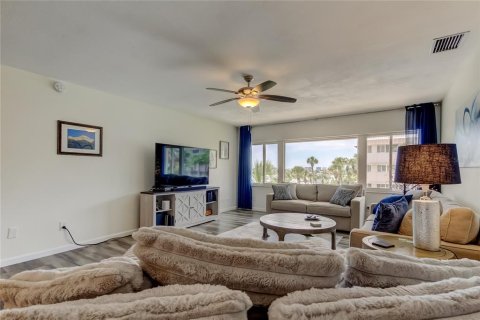 Condominio en venta en Belleair Bluffs, Florida, 2 dormitorios, 133.78 m2 № 1835663 - foto 15