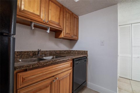 Condominio en alquiler en Orlando, Florida, 2 dormitorios, 90.67 m2 № 2100862 - foto 4
