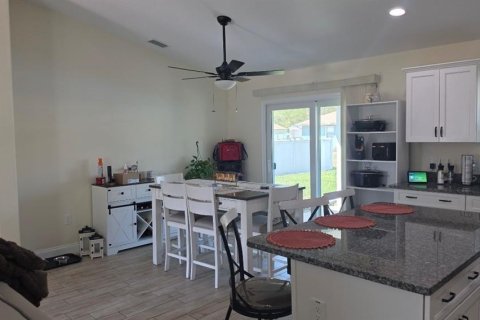 Villa ou maison à vendre à Palm Bay, Floride: 3 chambres, 128.76 m2 № 2108142 - photo 3